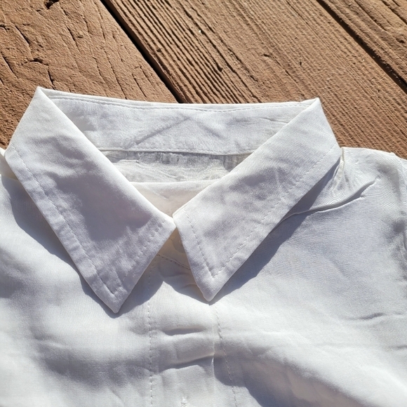 Crisp White Contemporary Cover Up▪︎One size - Picture 6 of 9